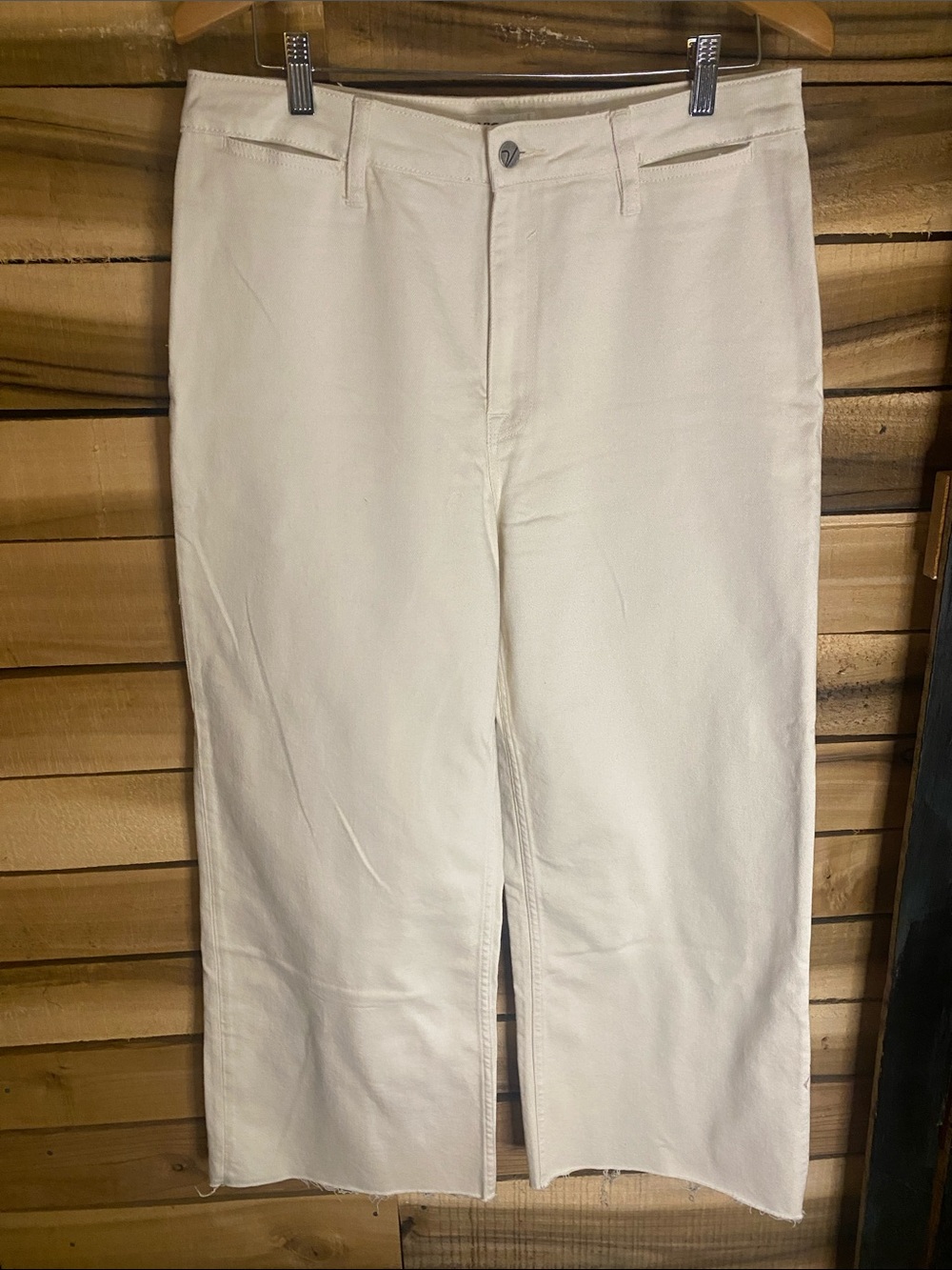 Vigoss Alanis white High-Rise Wide Leg Jeans raw hem cuffs size 31 inseam 28”